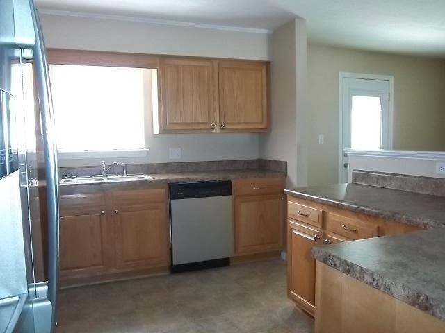 742 Ramada Road Vinton, VA 24179 - Photo 8 of 26 100_1980