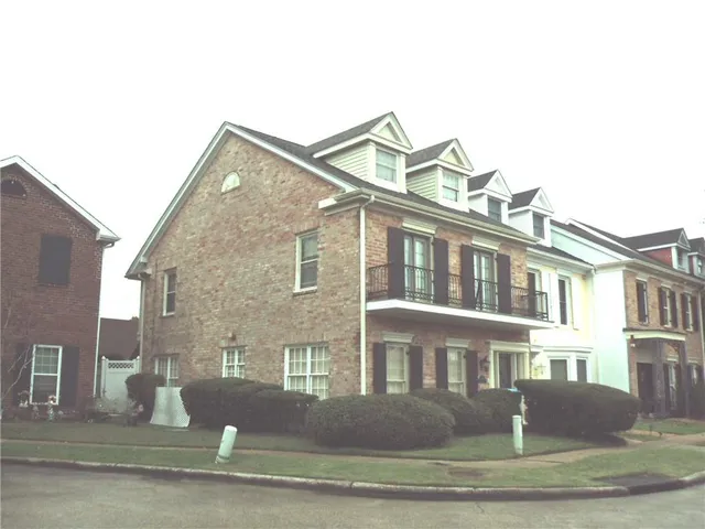 $295,000 | 10 Rue St Louis, Kenner, LA 70065