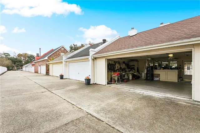 $295,000 | 10 Rue St Louis, Kenner, LA 70065