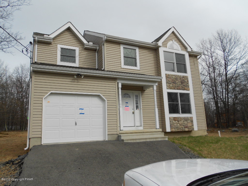105-stg4 Pine Ridge Drive West Bushkill, PA 18324 - Photo 1 of 7 Front View