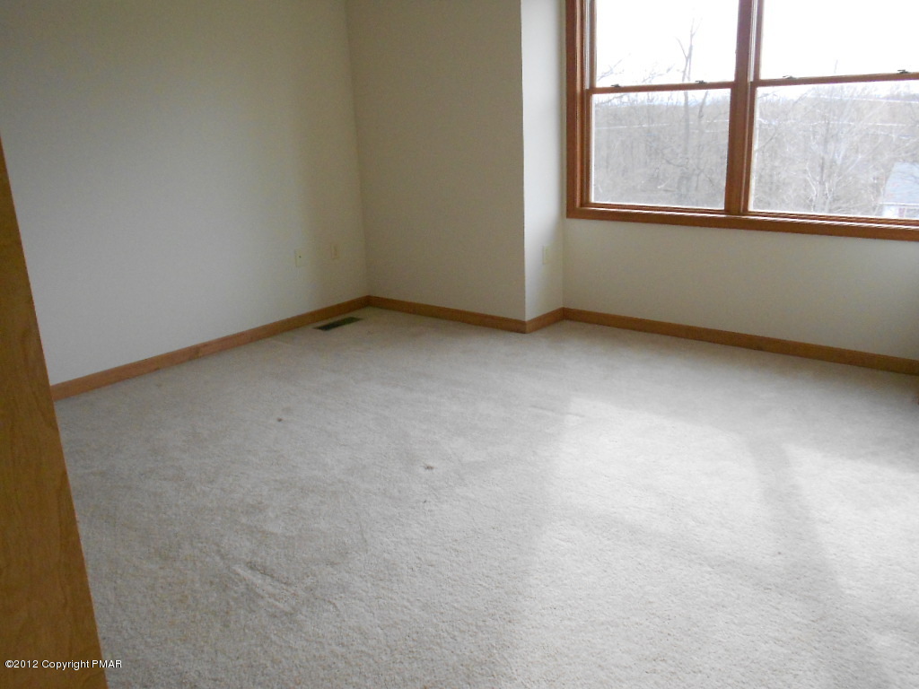 105-stg4 Pine Ridge Drive West Bushkill, PA 18324 - Photo 6 of 7 Master bath