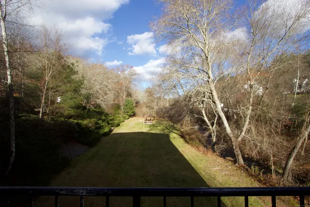 a view of an outdoor space