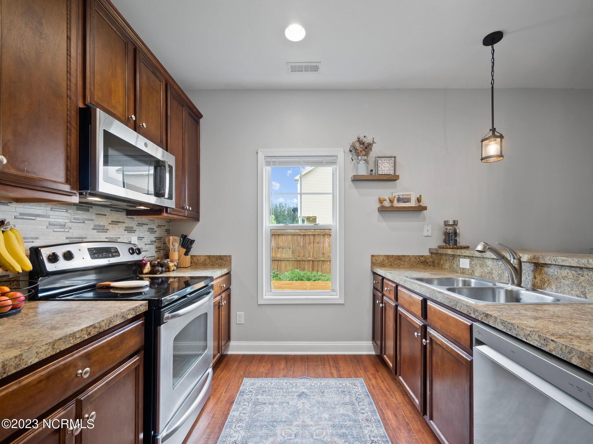 206 Murifield Drive Jacksonville, NC 28540 - Photo 12 of 57 29-web-or-mls-M1B16907