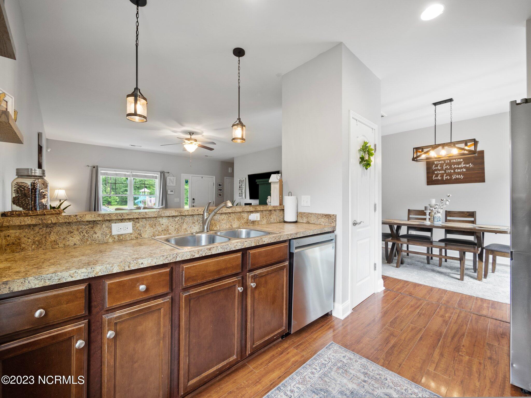 206 Murifield Drive Jacksonville, NC 28540 - Photo 14 of 57 31-web-or-mls-M1B16917