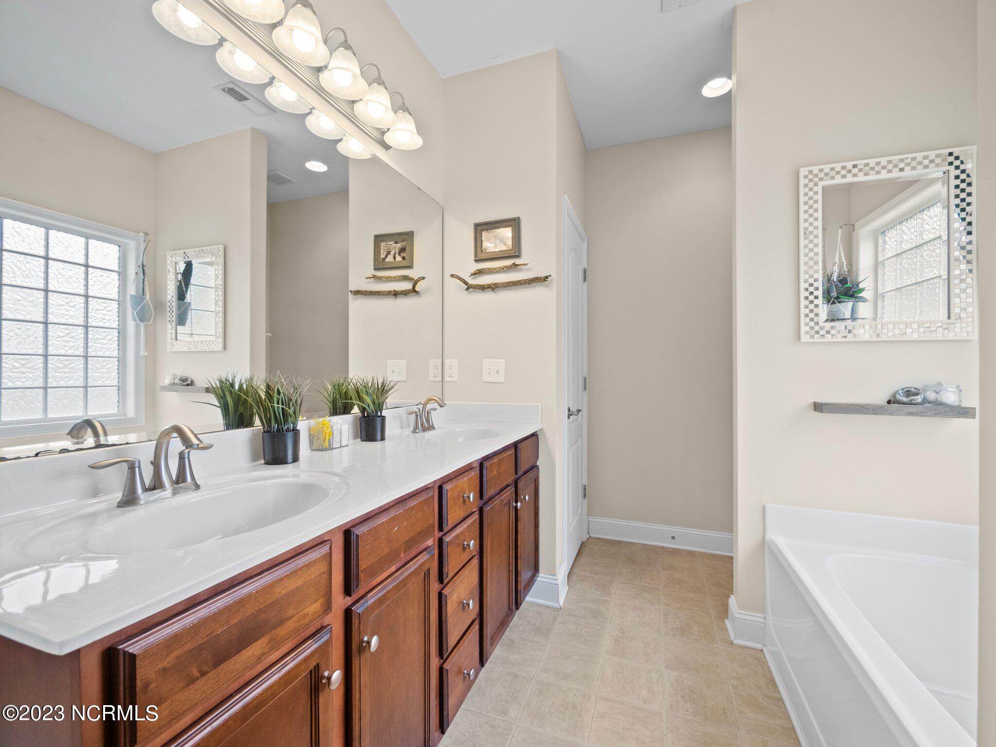 206 Murifield Drive Jacksonville, NC 28540 - Photo 22 of 57 19-web-or-mls-M1B16842