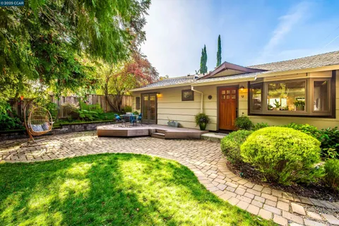 $1,450,000 | 1085 Oak Hill Road, Unit D, Lafayette, CA 94549