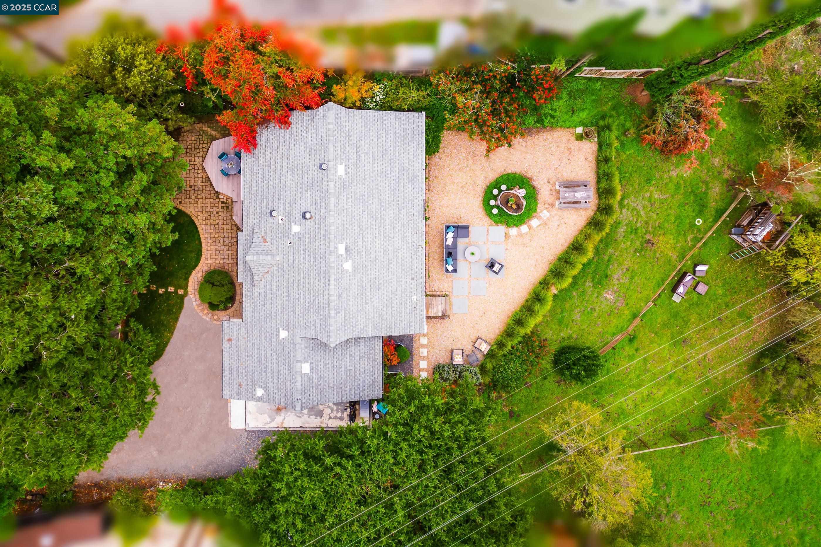 1085 Oak Hill Road, Unit D Lafayette, CA 94549 - Photo 34 of 35 an aerial view of a house