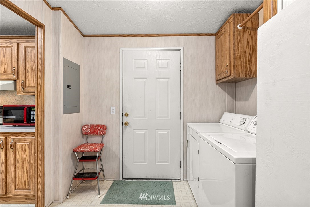 10132 Montana Road Everett, WA 98204 - Photo 11 of 23 Gallery Image 11