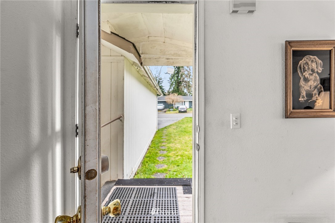 10132 Montana Road Everett, WA 98204 - Photo 4 of 23 Gallery Image 4