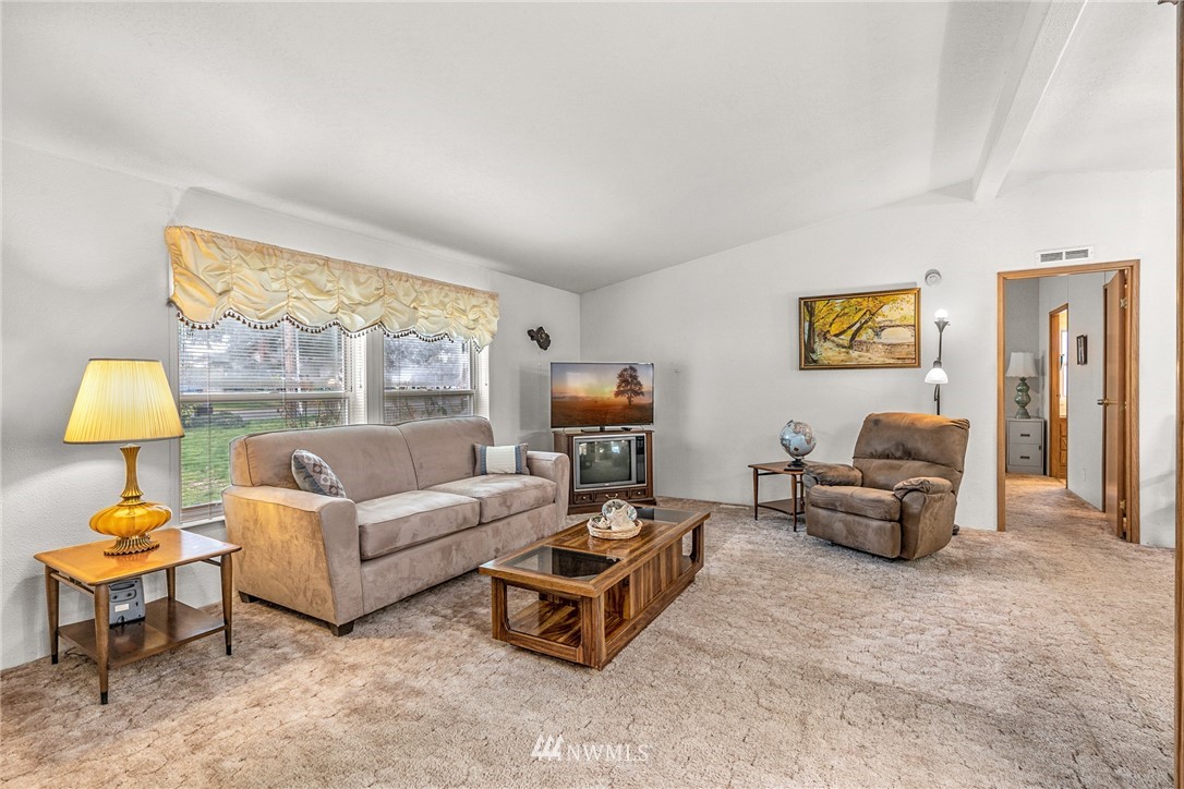 10132 Montana Road Everett, WA 98204 - Photo 6 of 23 Gallery Image 6