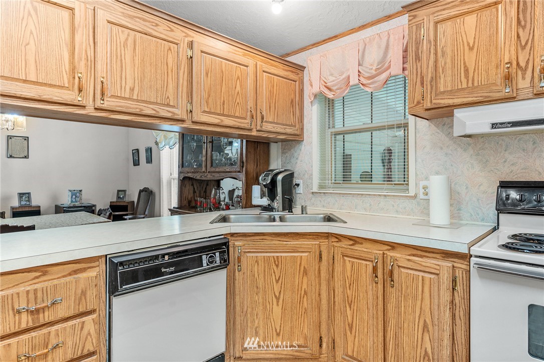 10132 Montana Road Everett, WA 98204 - Photo 9 of 23 Gallery Image 9