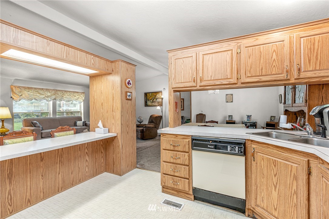 10132 Montana Road Everett, WA 98204 - Photo 10 of 23 Gallery Image 10