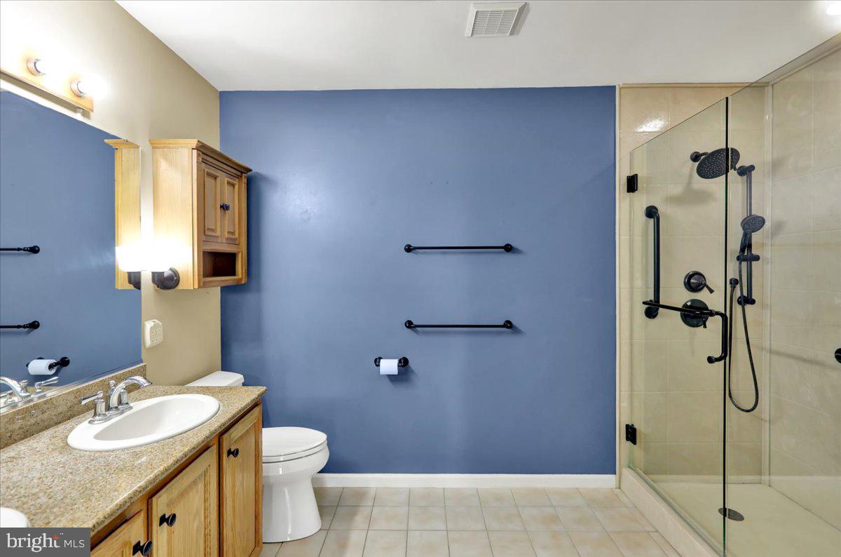 191 Hawthorne Court Reading, PA 19610 - Photo 12 of 19 Primary bathroom