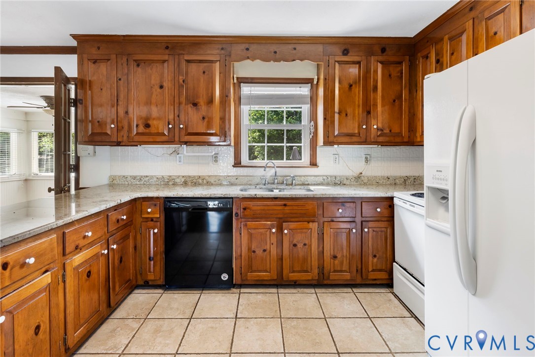 10706 Lunswood Road Chester, VA 23831 - Photo 12 of 33