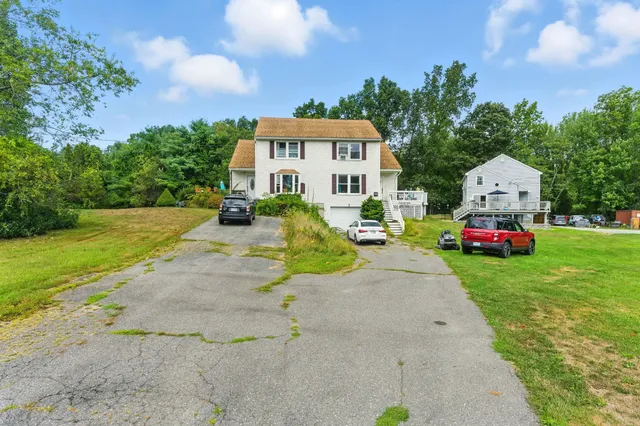 $395,000 | 20 Richardson Drive, Unit R, Derry, NH 03038