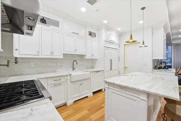 $3,000,000 | 1023 Washington Street, Unit 1, Hoboken, NJ 07030