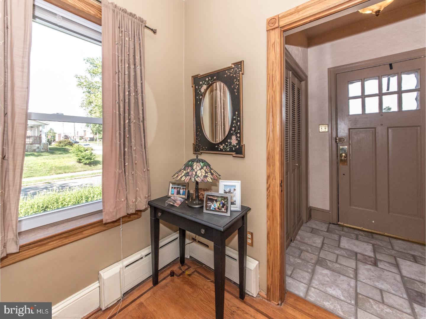 7421 Dungan Road Philadelphia, PA 19111 - Photo 3 of 25 Foyer