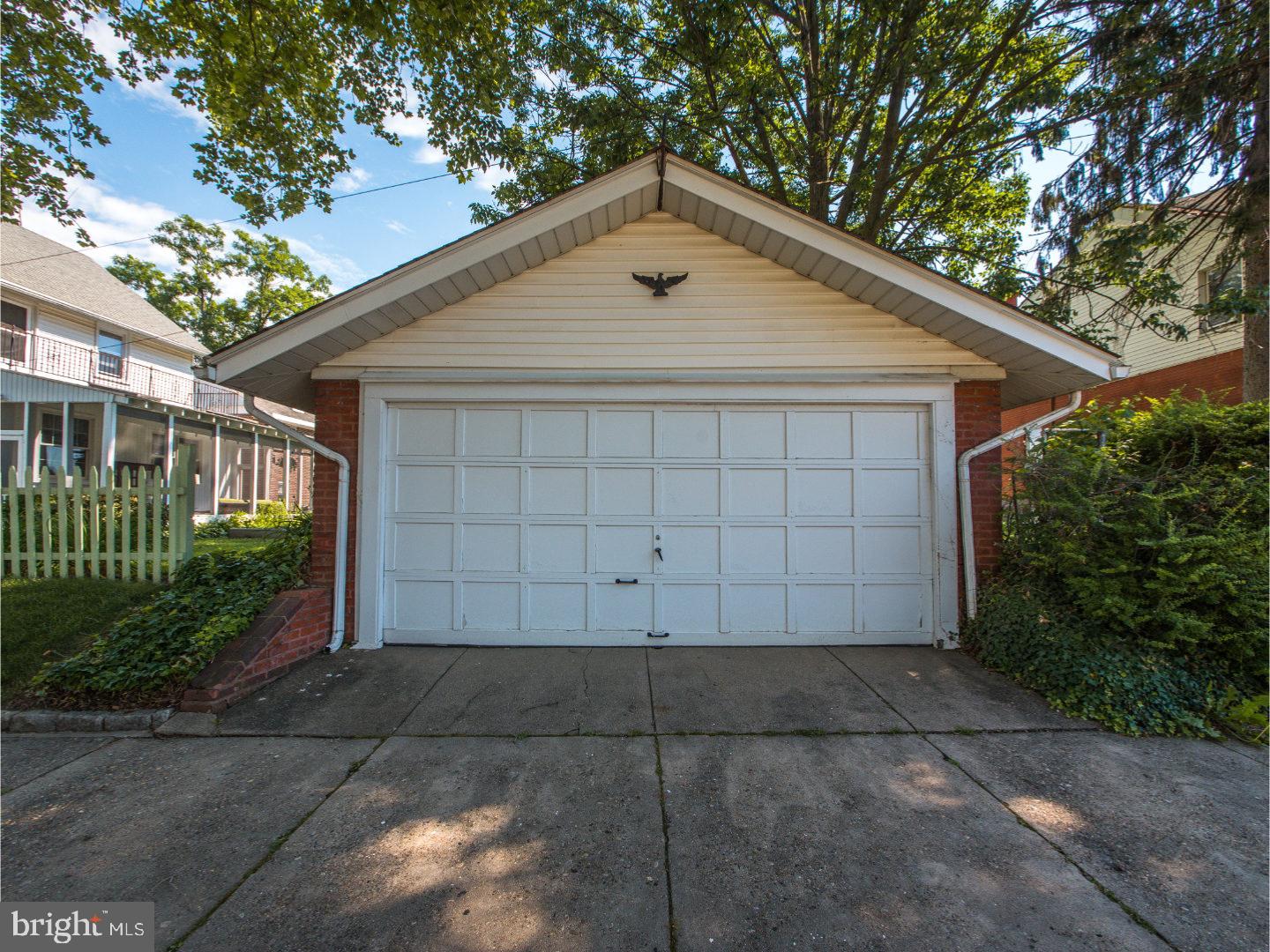 7421 Dungan Road Philadelphia, PA 19111 - Photo 22 of 25 Garage