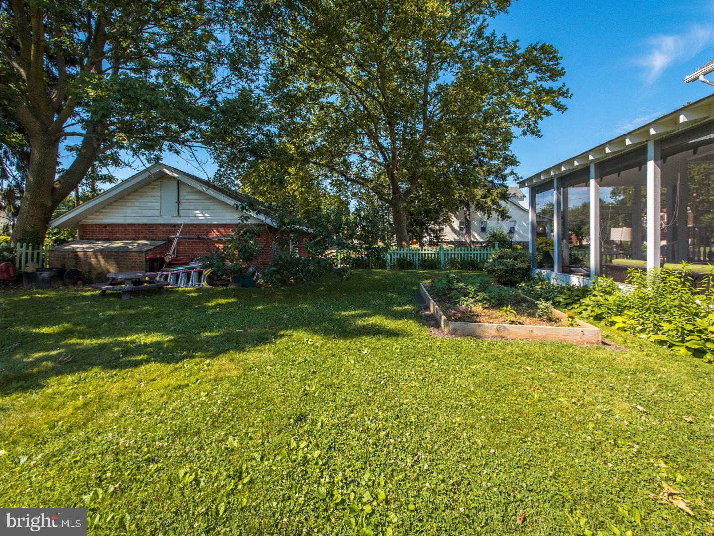 7421 Dungan Road Philadelphia, PA 19111 - Photo 23 of 25 Back Yard