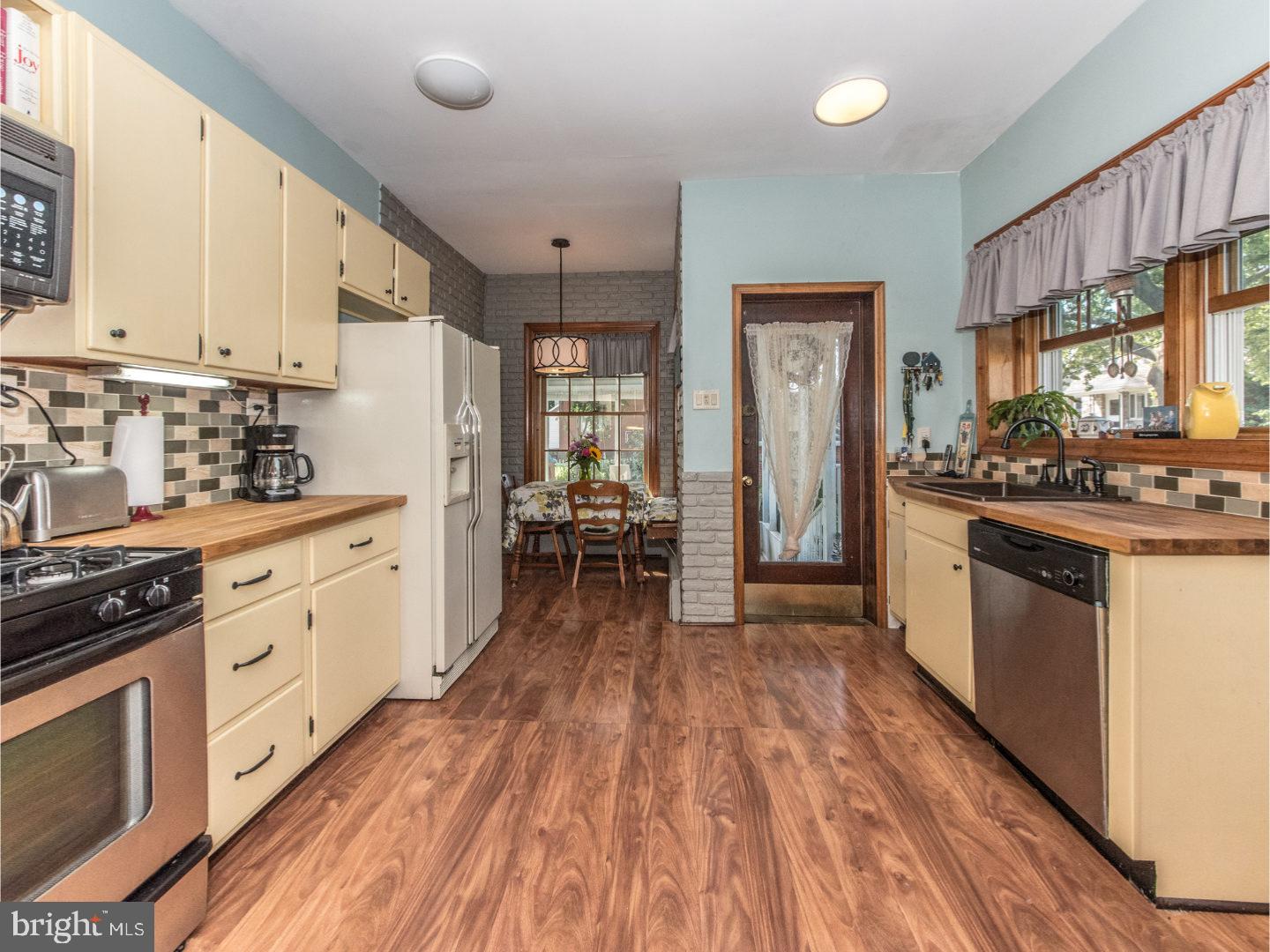 7421 Dungan Road Philadelphia, PA 19111 - Photo 10 of 25 Kitchen