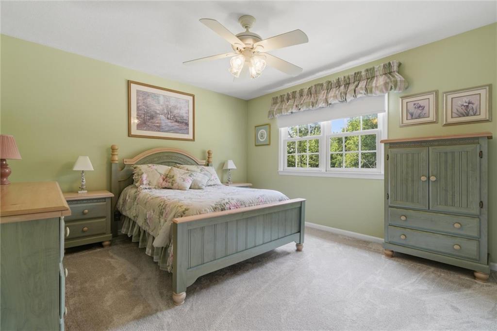 381 Cobblestone Circle McKees Rocks, PA 15136 - Photo 29 of 49 Gallery Image 29