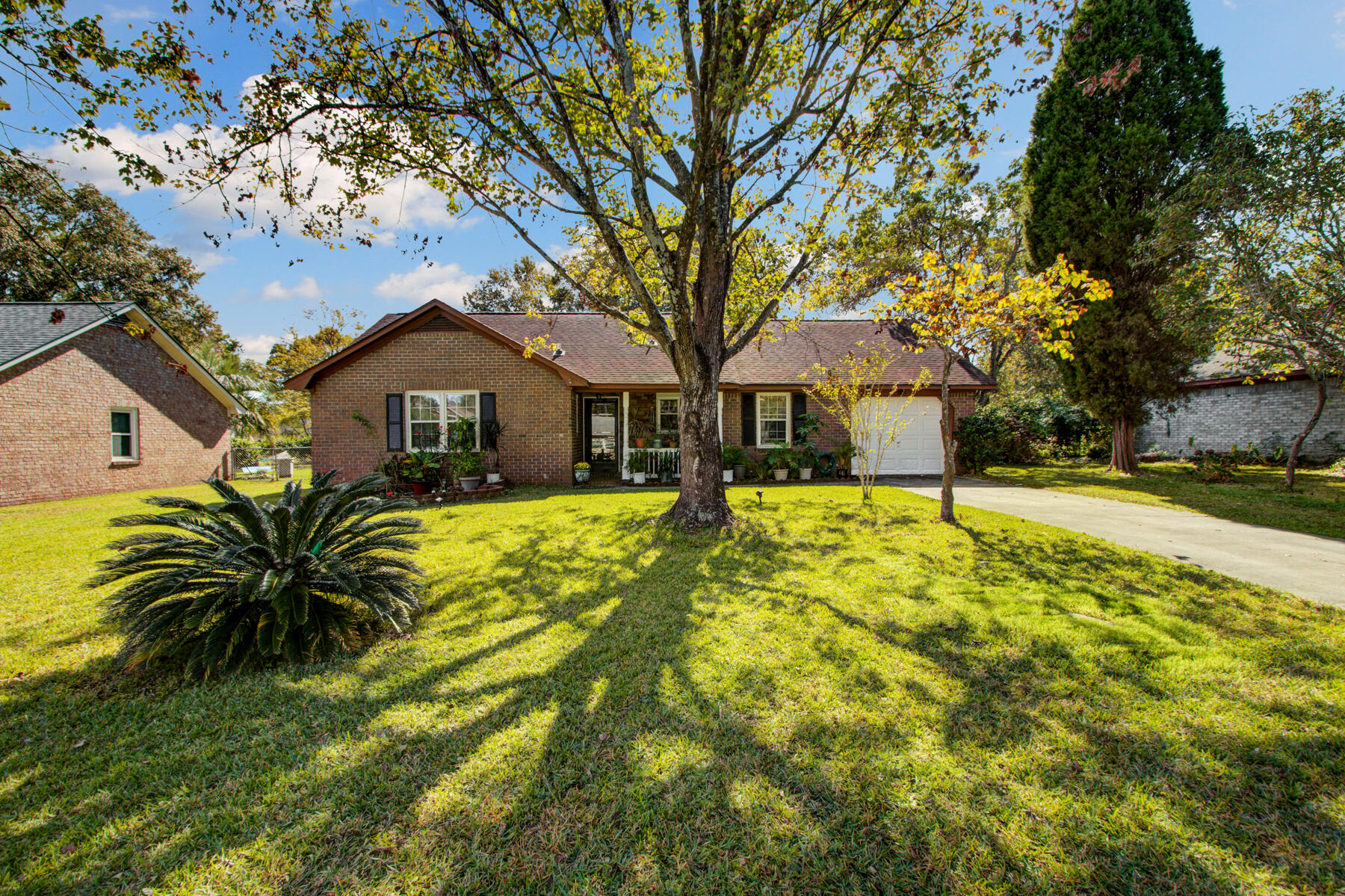 806 Beauregard Road Summerville, SC 29486 - Photo 1 of 31 806 Beauregard Rd, Summerville SC (2)