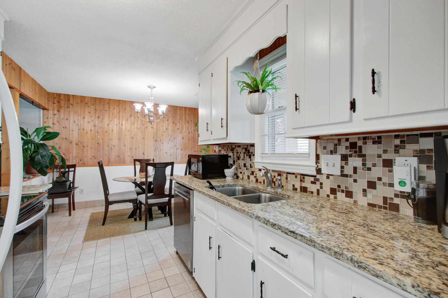806 Beauregard Road Summerville, SC 29486 - Photo 12 of 31 806 Beauregard Rd, Summerville SC (12)