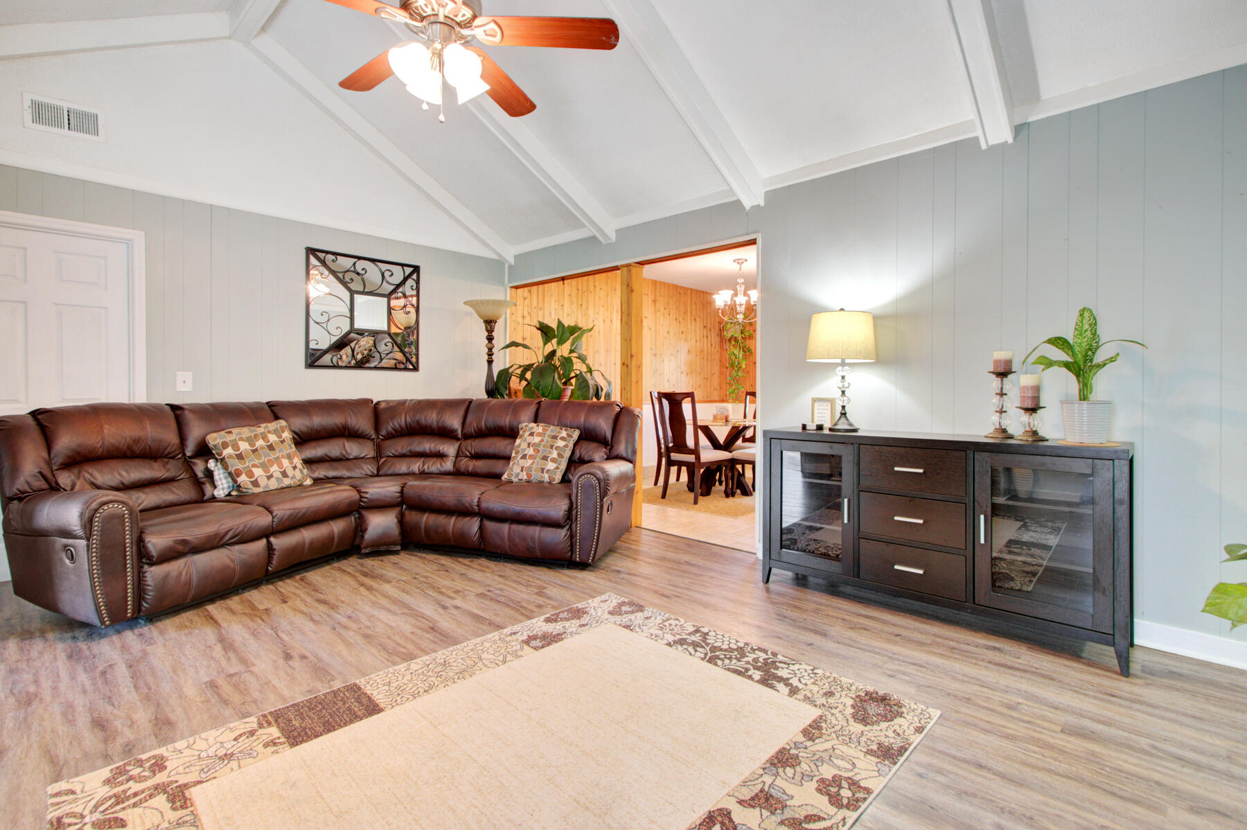 806 Beauregard Road Summerville, SC 29486 - Photo 7 of 31 806 Beauregard Rd, Summerville SC (7)