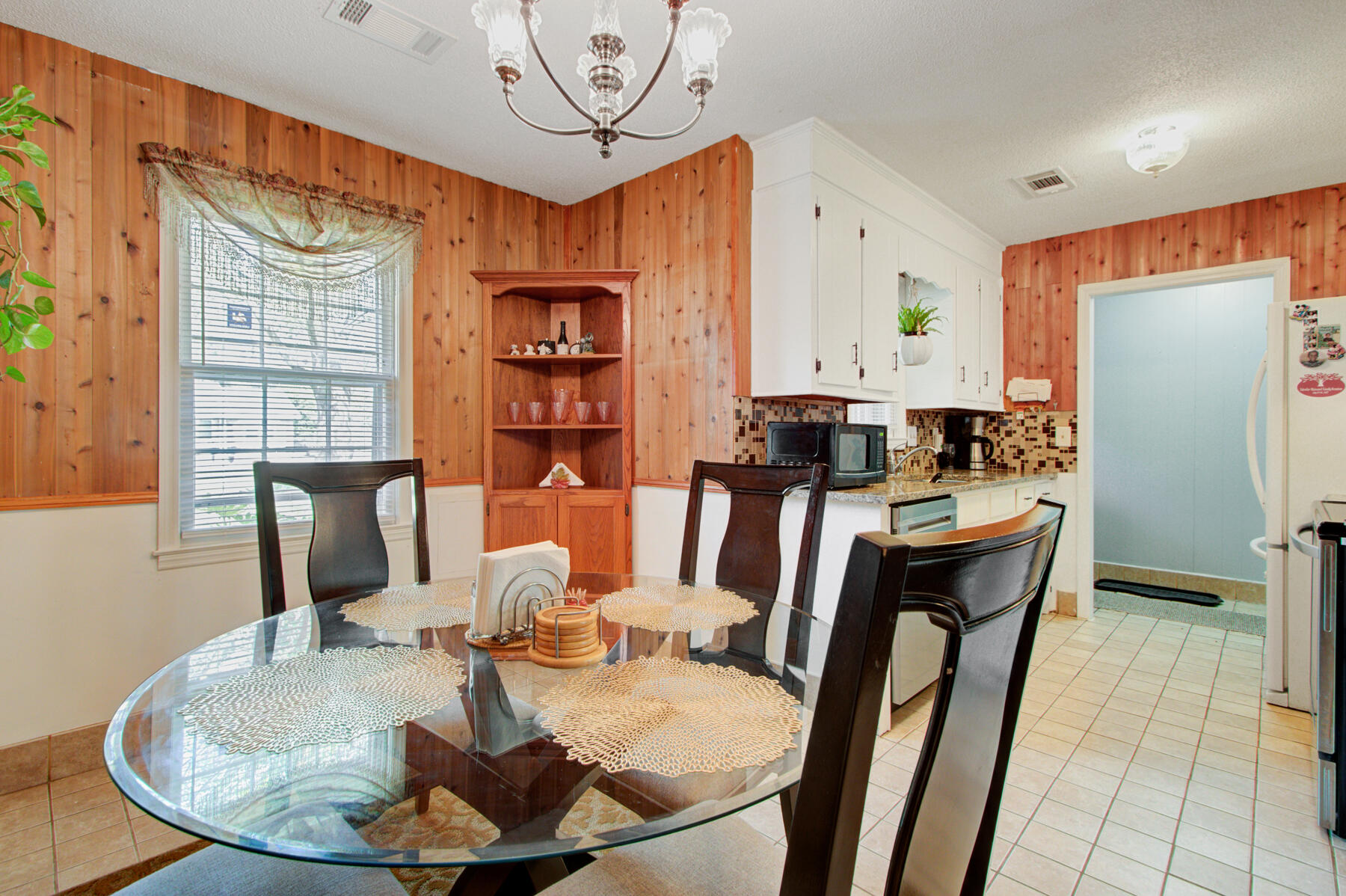 806 Beauregard Road Summerville, SC 29486 - Photo 10 of 31 806 Beauregard Rd, Summerville SC (10)