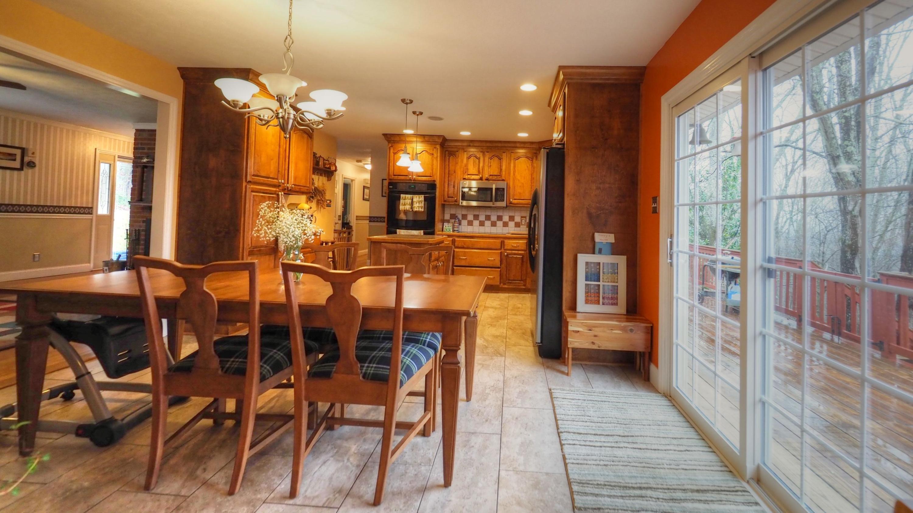 113 Morgan Road Oak Ridge, TN 37830 - Photo 10 of 25 kitchen/dining