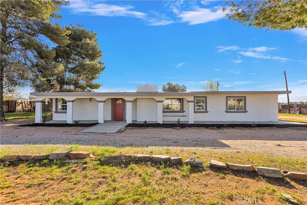 15847 Ute Road Apple Valley, CA 92307 - Photo 3 of 37