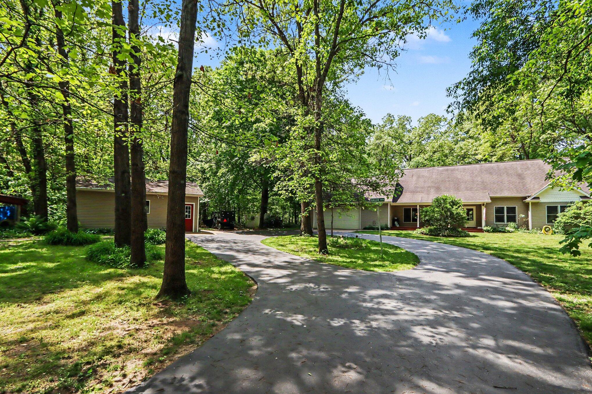 26805 Drape Road Lawton, MI 49065 - Photo 29 of 39 035_file_3047