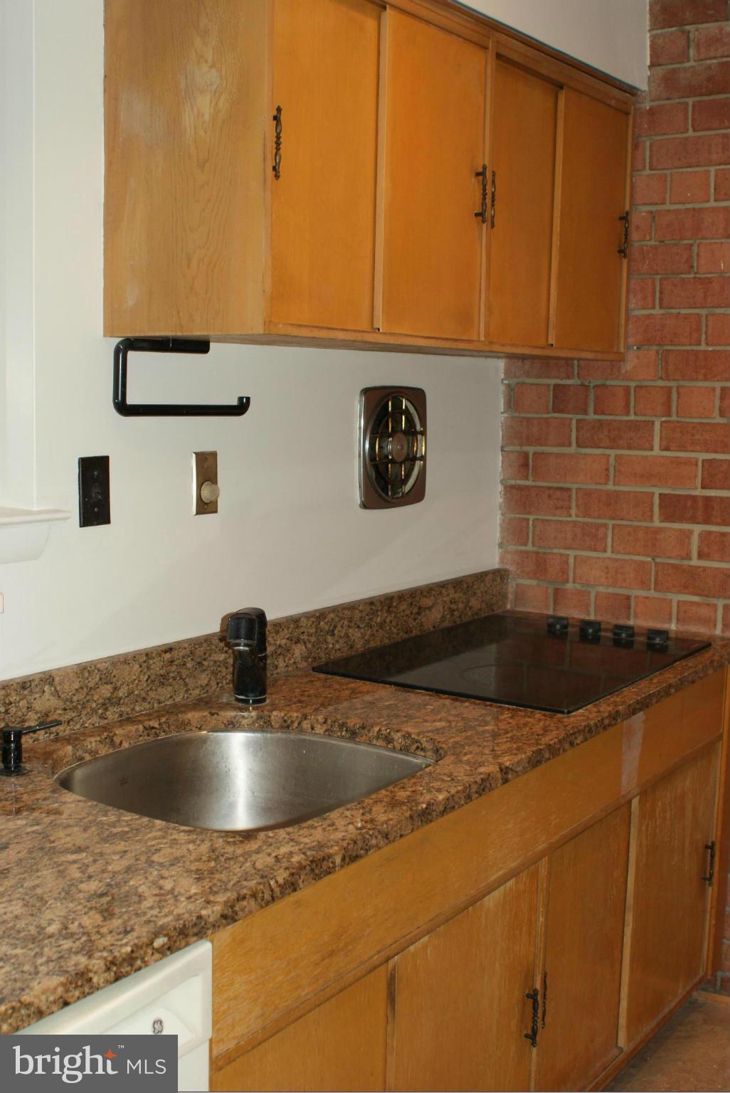 11006 Conti Place Silver Spring, MD 20902 - Photo 12 of 29 Kitchen