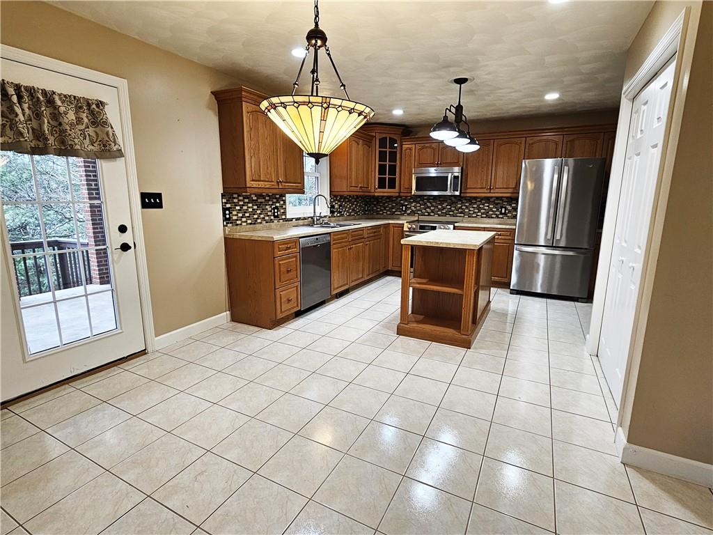 519 Sawmill Road Greensburg, PA 15601 - Photo 5 of 48