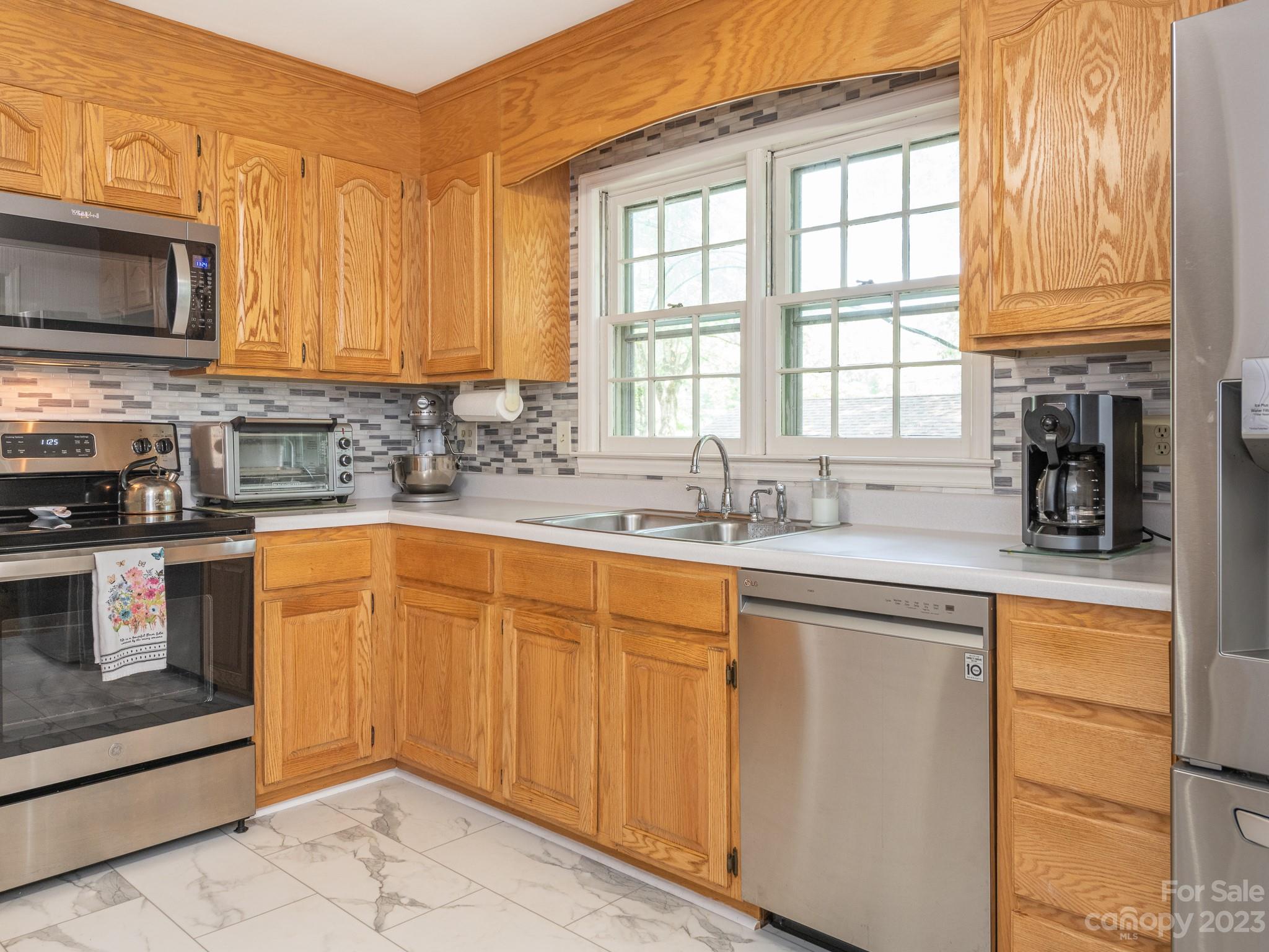 3340 Rea Road Charlotte, NC 28226 - Photo 3 of 40 Gallery Image 3