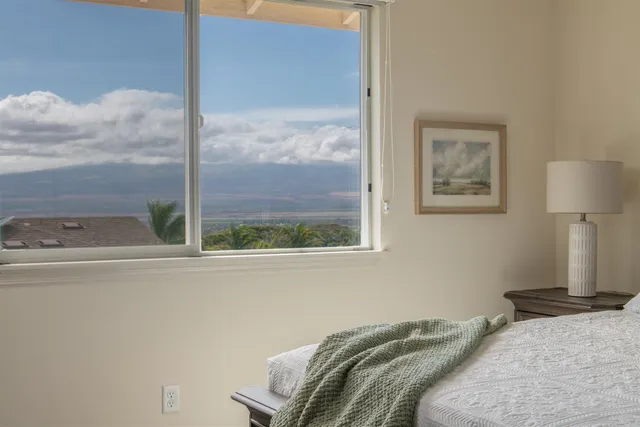 $925,000 | 24 Kakawahie Street, Unit 82, Wailuku, HI 96793