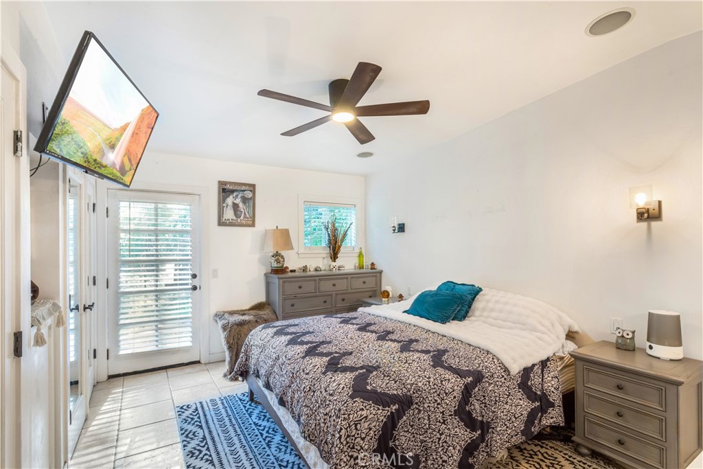 1027 Live Oak Park Road South Fallbrook, CA 92028 - Photo 18 of 37