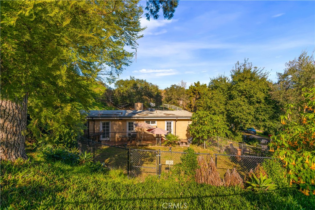 1027 Live Oak Park Road South Fallbrook, CA 92028 - Photo 30 of 37