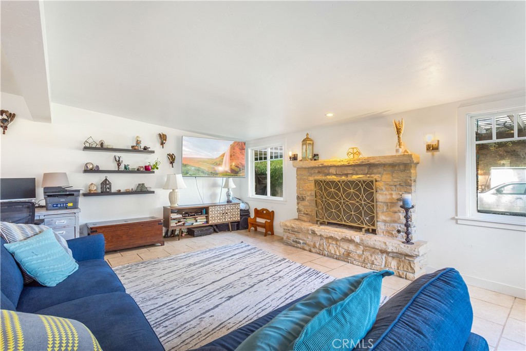 1027 Live Oak Park Road South Fallbrook, CA 92028 - Photo 8 of 37