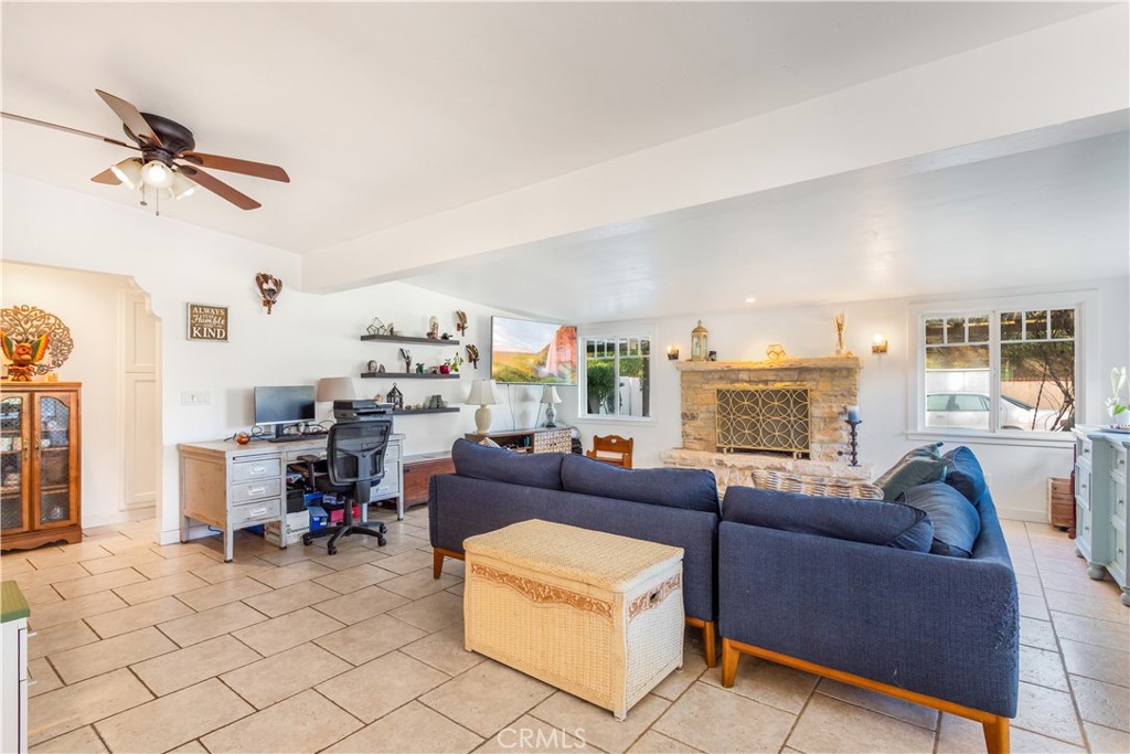 1027 Live Oak Park Road South Fallbrook, CA 92028 - Photo 9 of 37