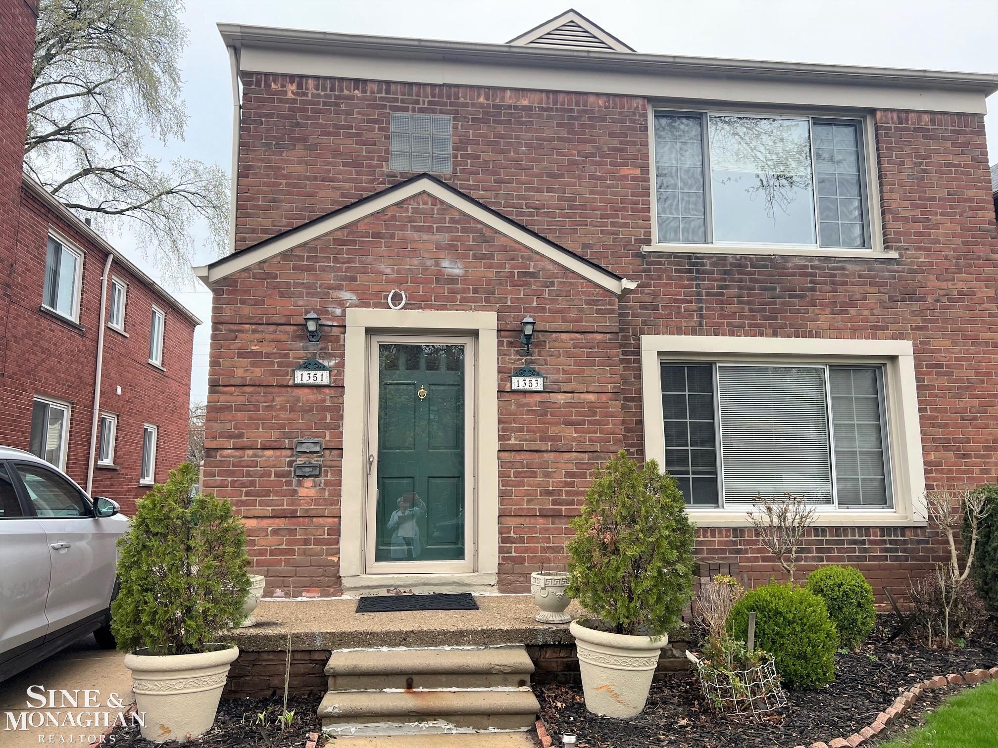 1353 Somerset Avenue Grosse Pointe, MI 48230 - Photo 2 of 22