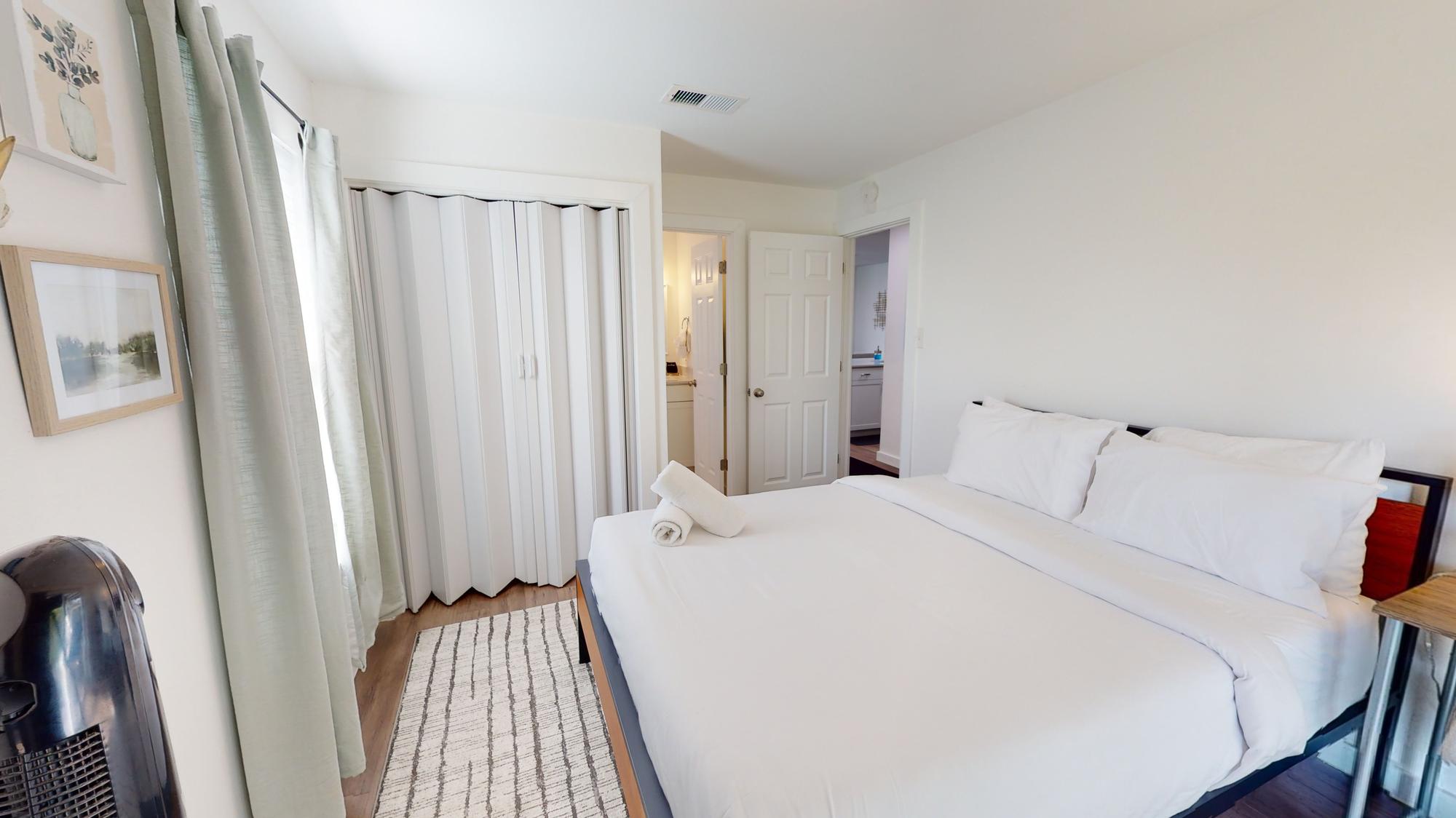 6409 Burns Street, Unit 307 Austin, TX 78752 - Photo 12 of 19