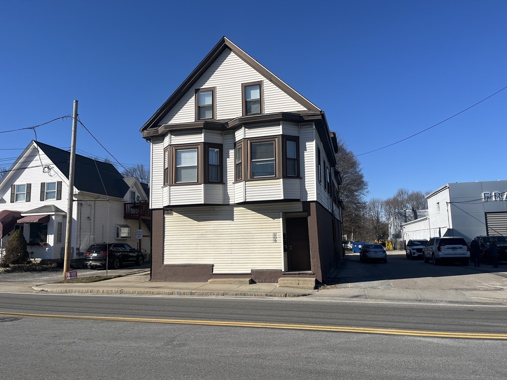 159 East Central Street, Unit 2 Franklin, MA 02038 - Photo 2 of 28 a front view of a large white building