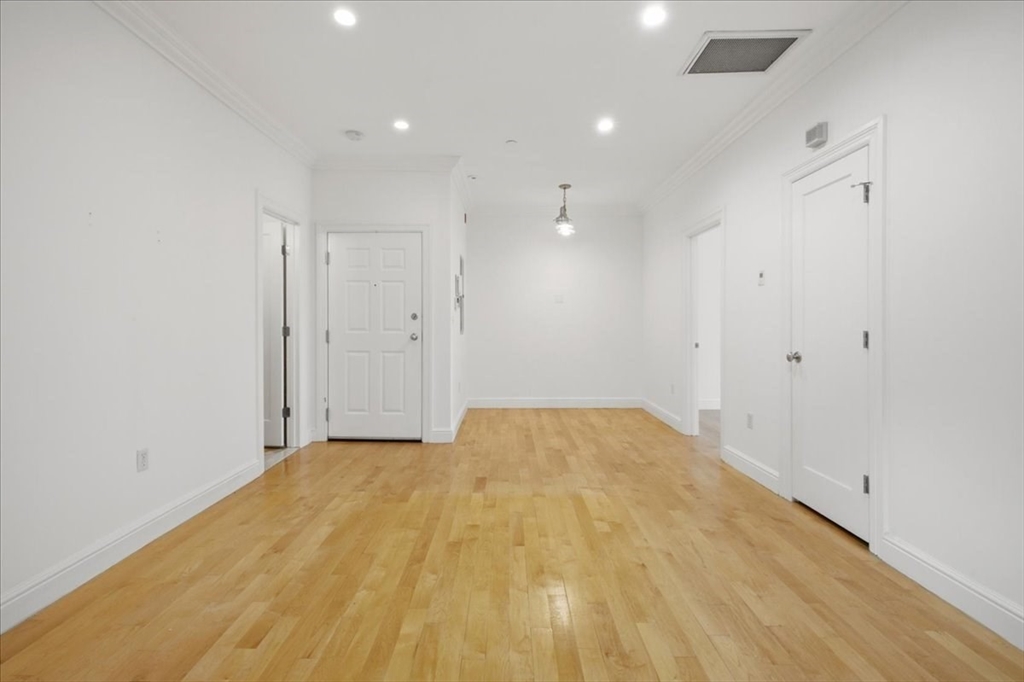 7 Stillman Place, Unit 5 Boston, MA 02113 - Photo 9 of 17