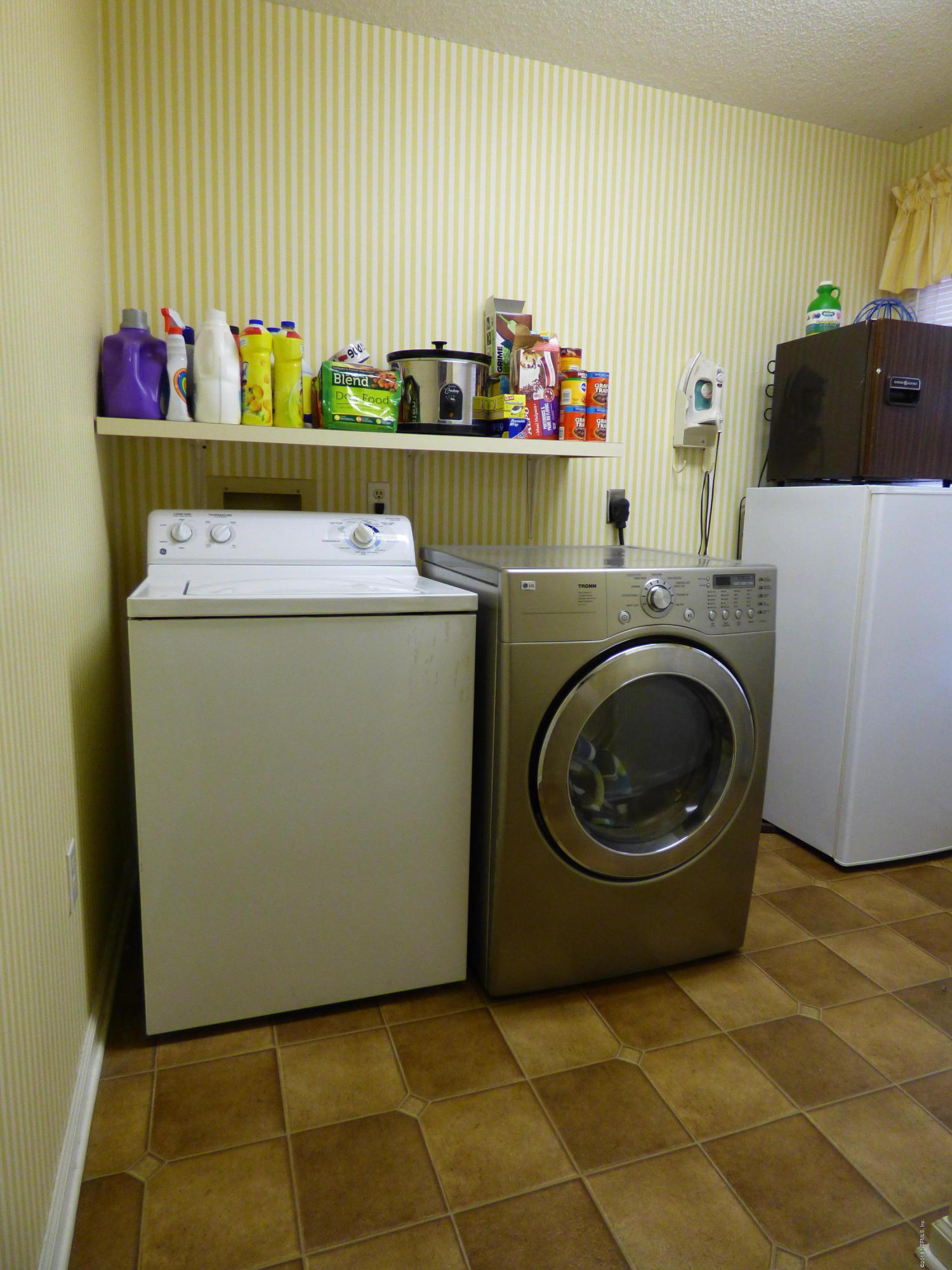 4318 Buck Point Road Jacksonville, FL 32210 - Photo 7 of 22 Indoor Laundry Room