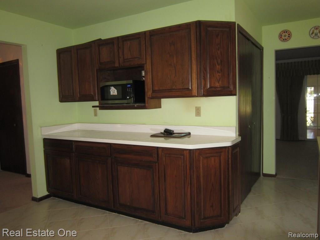36200 Fredericksburg Road Farmington Hills, MI 48331 - Photo 11 of 35