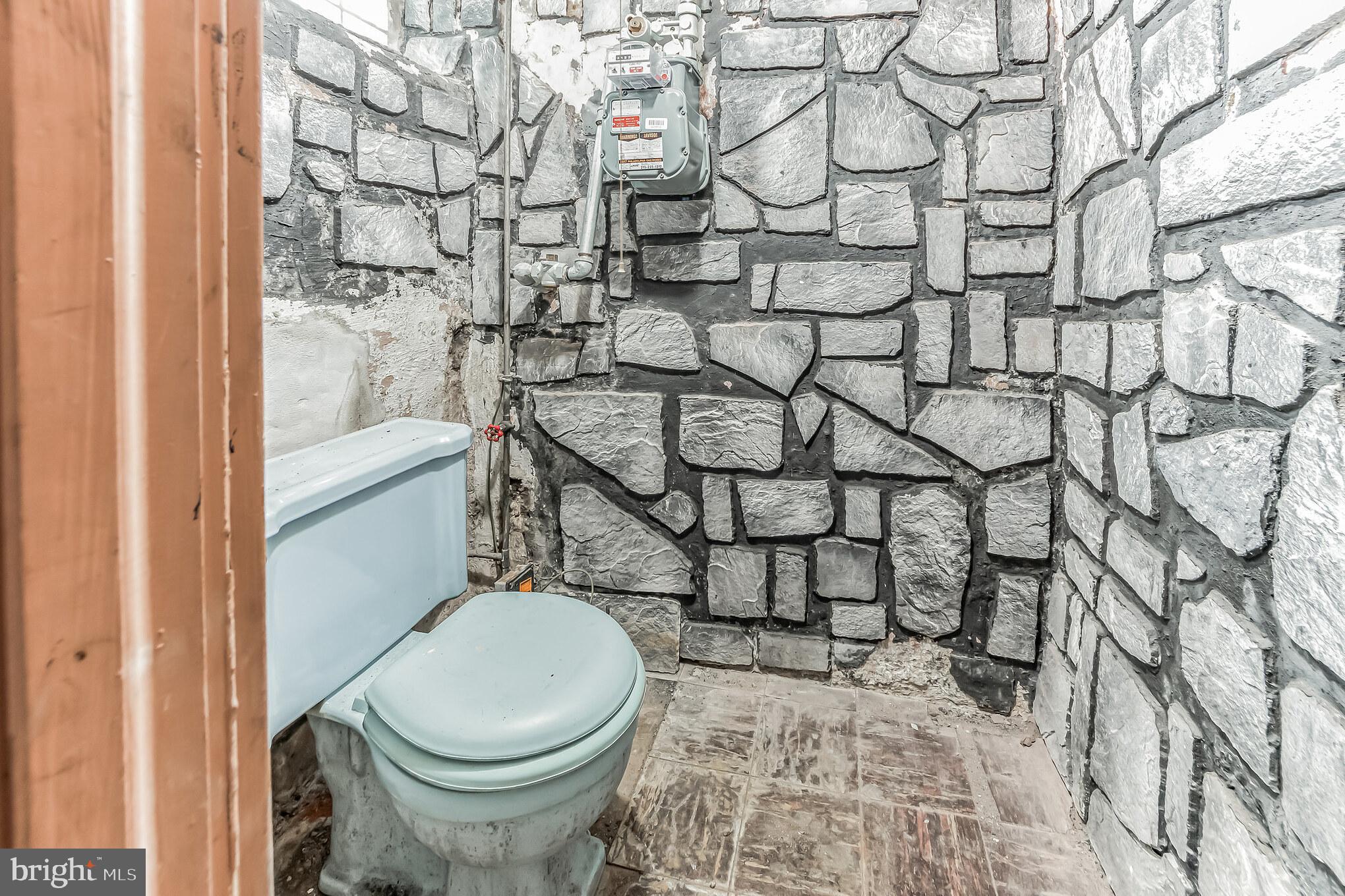 8604 Bayard Street Philadelphia, PA 19150 - Photo 13 of 15