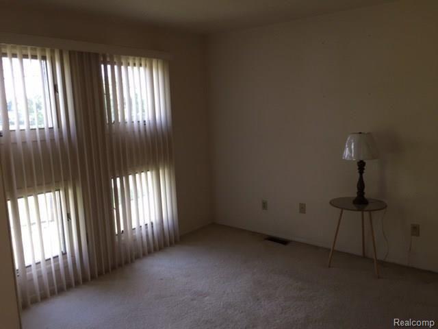 5274 East 14 Mile Road Warren, MI 48092 - Photo 9 of 16