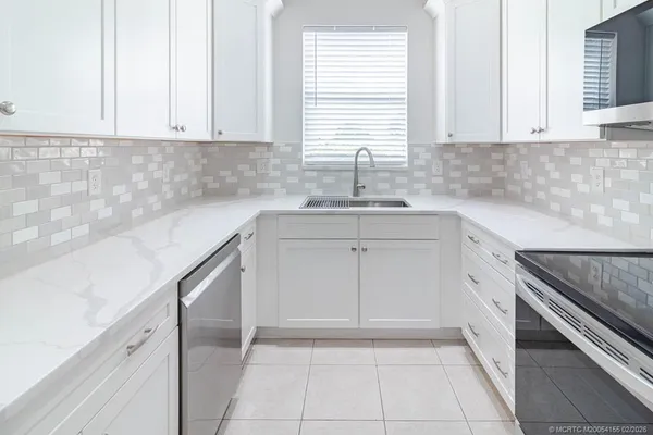 $3,200 | 356 Southeast Bloxham Way, Stuart, FL 34997