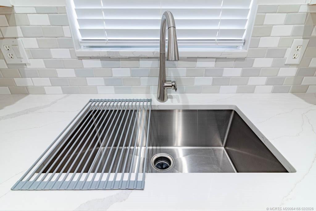 356 Southeast Bloxham Way Stuart, FL 34997 - Photo 13 of 62